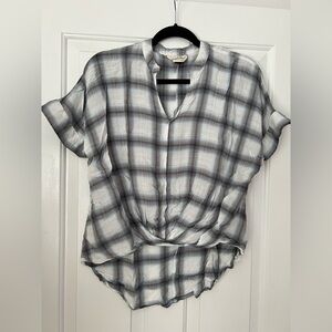 Universal Thread Black and Gray Blouse with Cuffed Sleeves and Tie Front